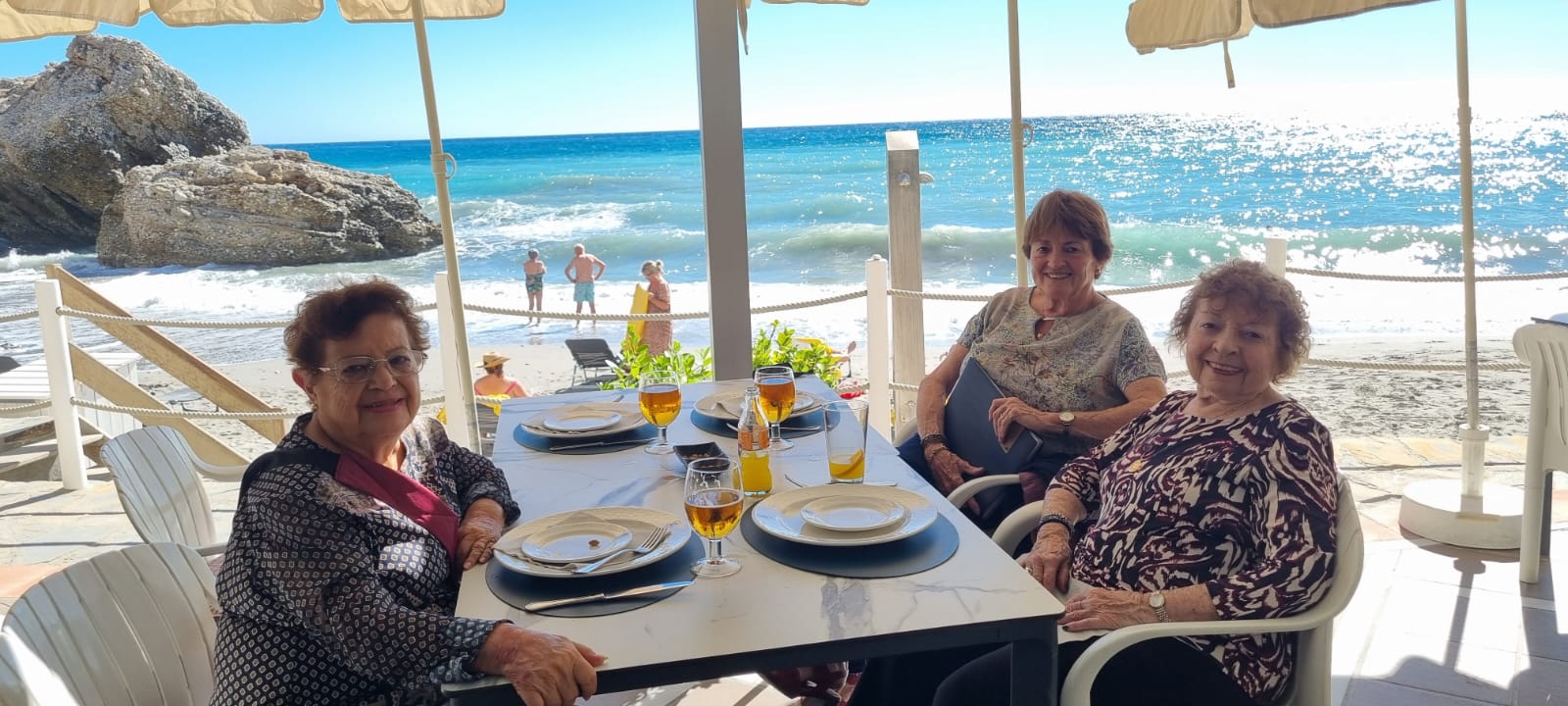 Un viaje por Andalucía sin prisas con 3 señoras adultos mayores de 75 años