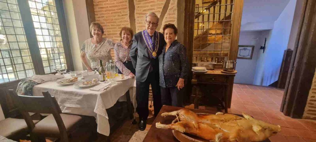 Un viaje de lujo-en-2026-para-personas- mayores de 75 años.-Comimos-cochinillo-en-Casa-Candido-en-Segovia
